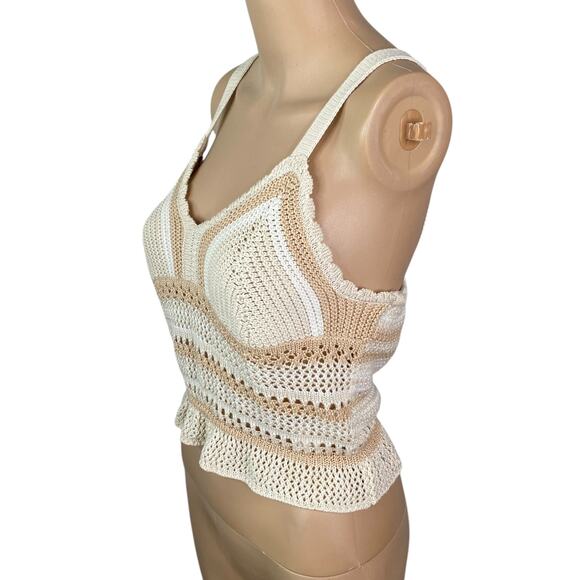 Madden Ivory Beige Crochet Ruffle Hem Knit Cropped Tank Top SZ M - Picture 6 of 9